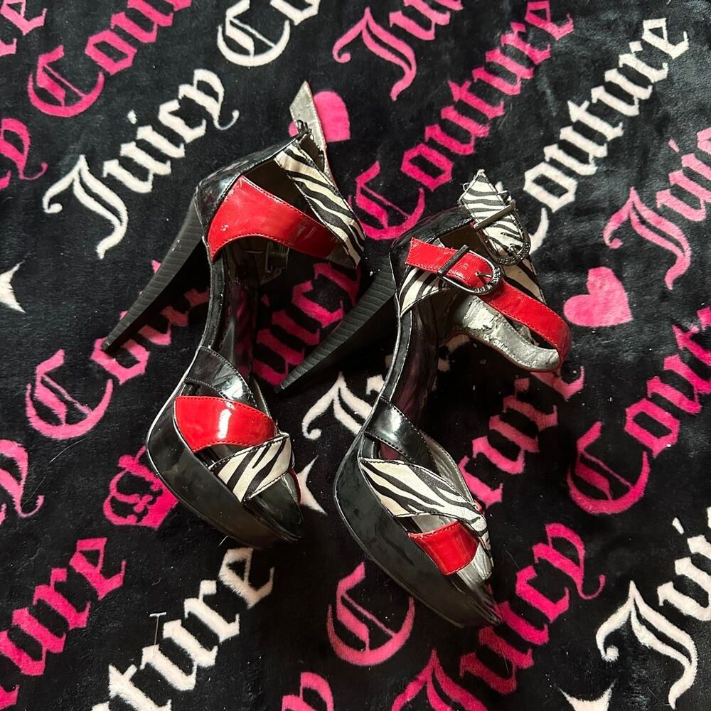 Guess Women's Black and Red Footwear